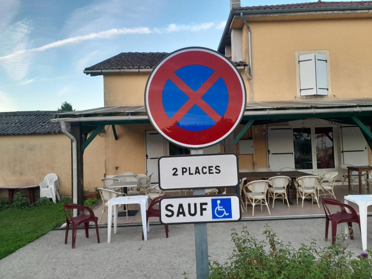 Auberge La Marchadaine Montrollet Exterior photo